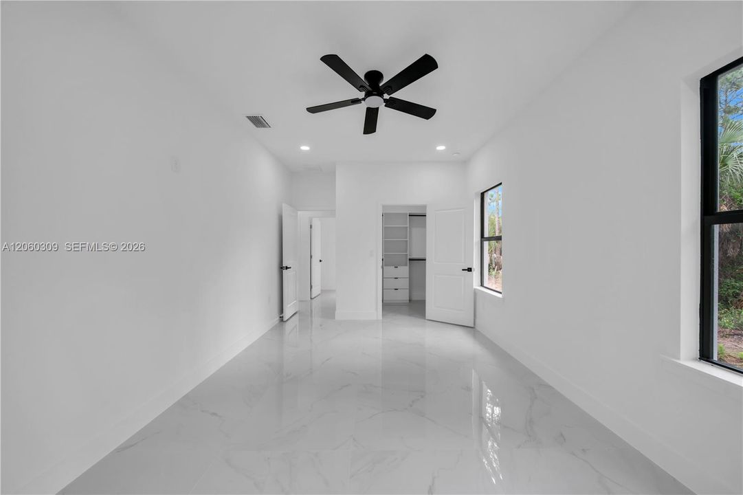 En Venta: $304,999 (3 camas, 2 baños, 1200 Pies cuadrados)