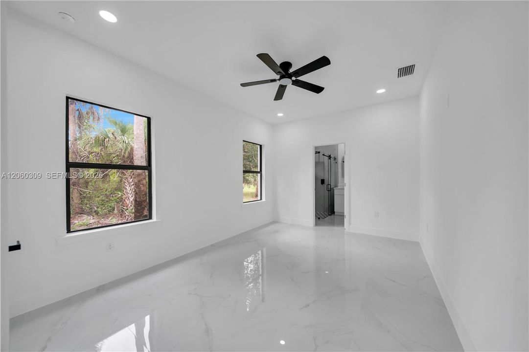 En Venta: $304,999 (3 camas, 2 baños, 1200 Pies cuadrados)