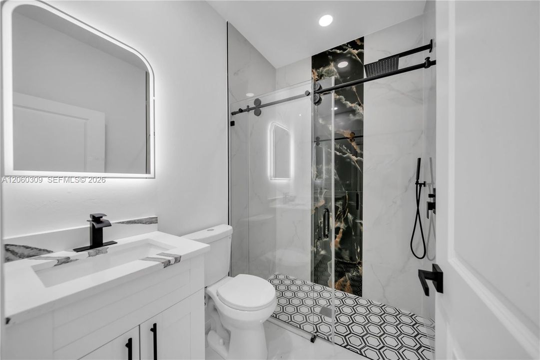 En Venta: $304,999 (3 camas, 2 baños, 1200 Pies cuadrados)