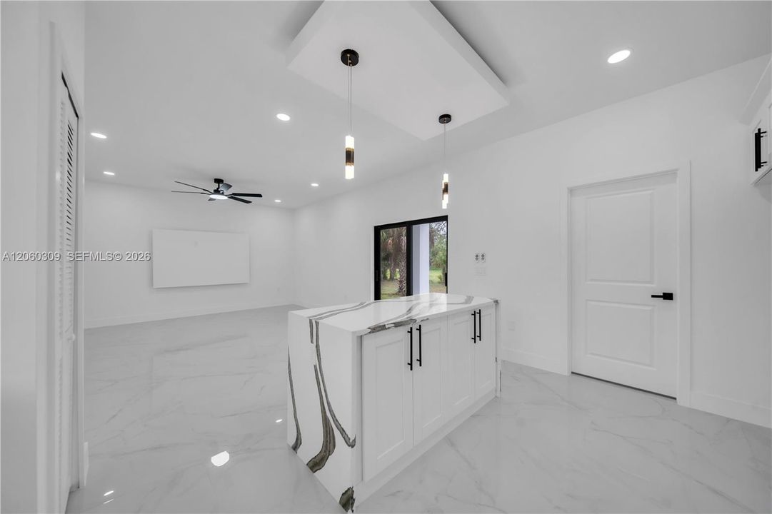 En Venta: $304,999 (3 camas, 2 baños, 1200 Pies cuadrados)