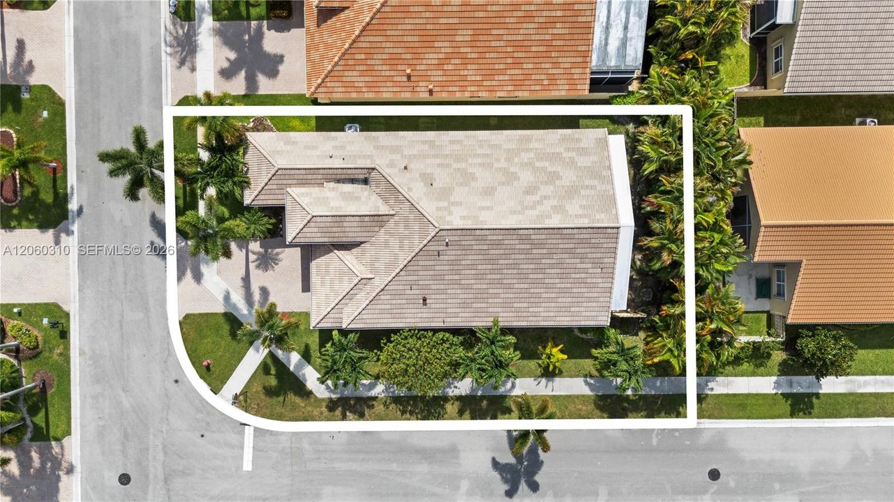 На продажу: $560,000 (3 спален, 2 ванн, 2018 Квадратных фут)