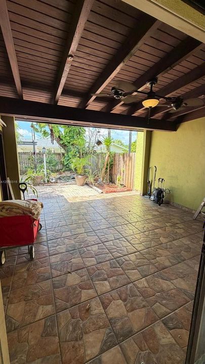 En Venta: $640,000 (4 camas, 2 baños, 2016 Pies cuadrados)