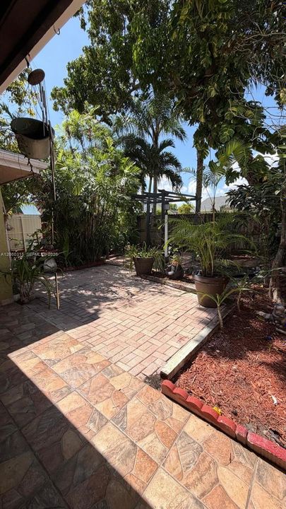 En Venta: $640,000 (4 camas, 2 baños, 2016 Pies cuadrados)