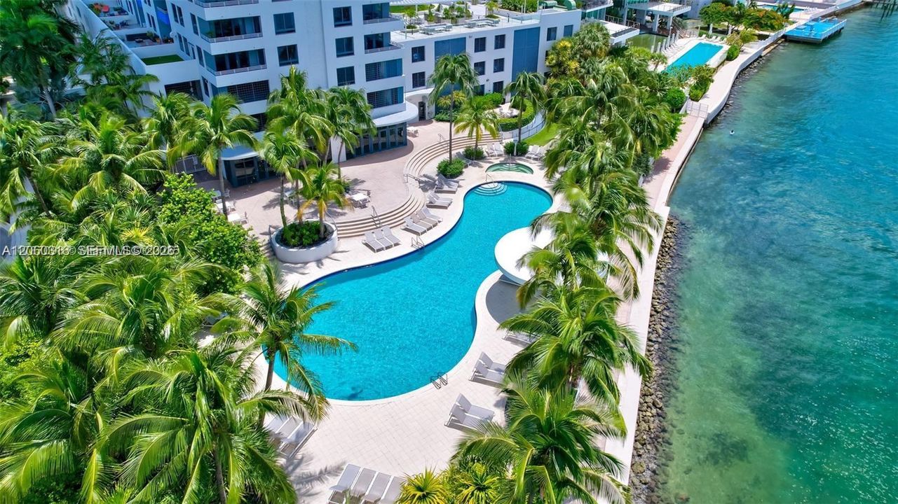 В аренду: $5,650 (2 спален, 2 ванн, 1262 Квадратных фут)