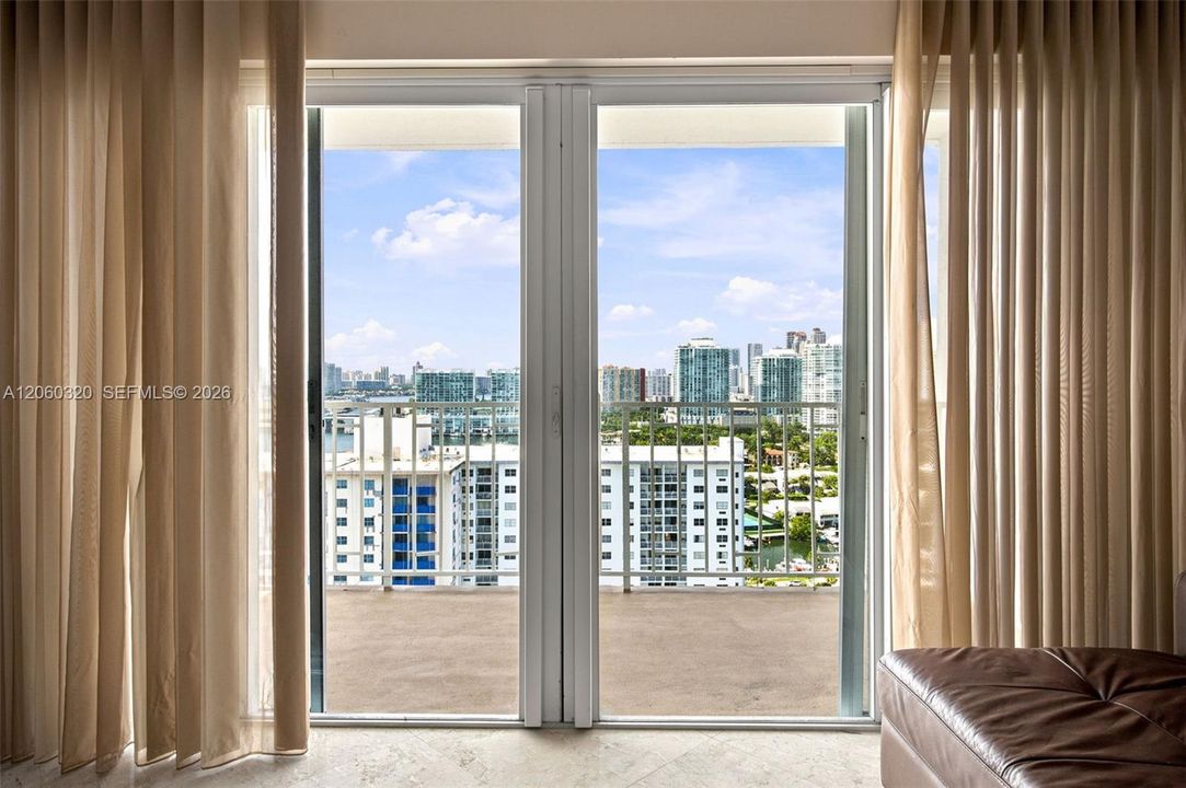 На продажу: $530,000 (2 спален, 2 ванн, 1350 Квадратных фут)
