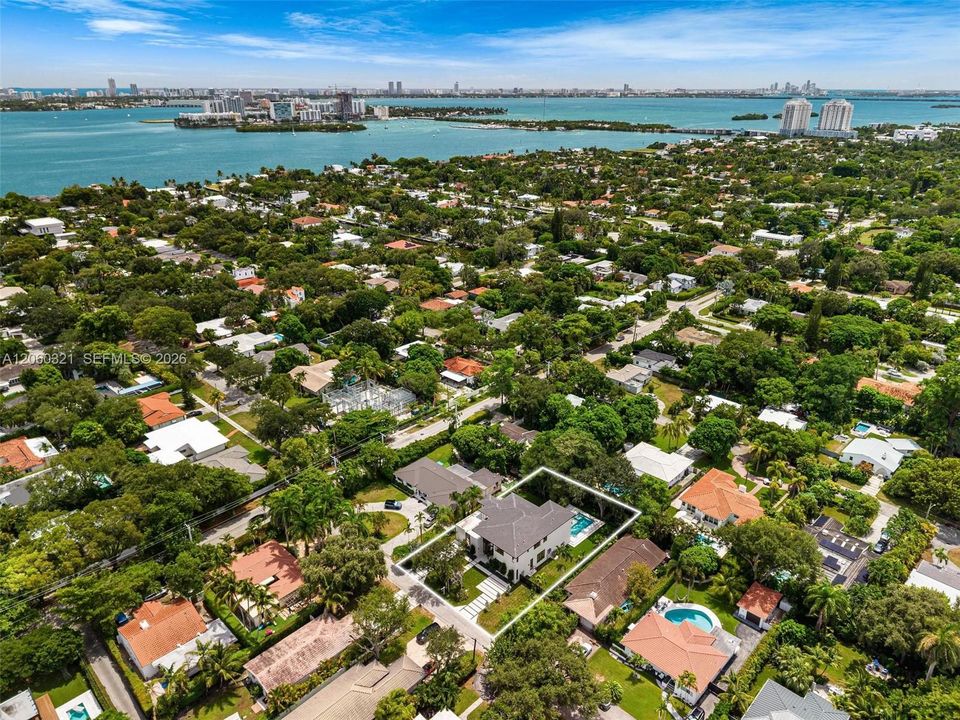 For Sale: $5,600,000 (5 beds, 6 baths, 4699 Square Feet)