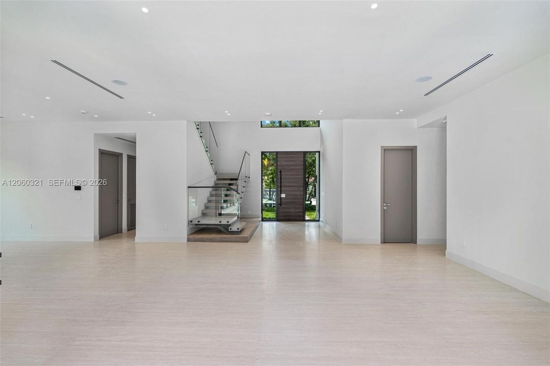 For Sale: $5,600,000 (5 beds, 6 baths, 4699 Square Feet)