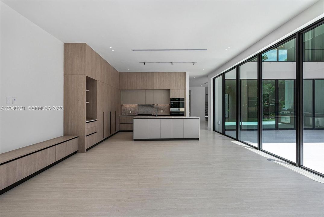 For Sale: $5,600,000 (5 beds, 6 baths, 4699 Square Feet)