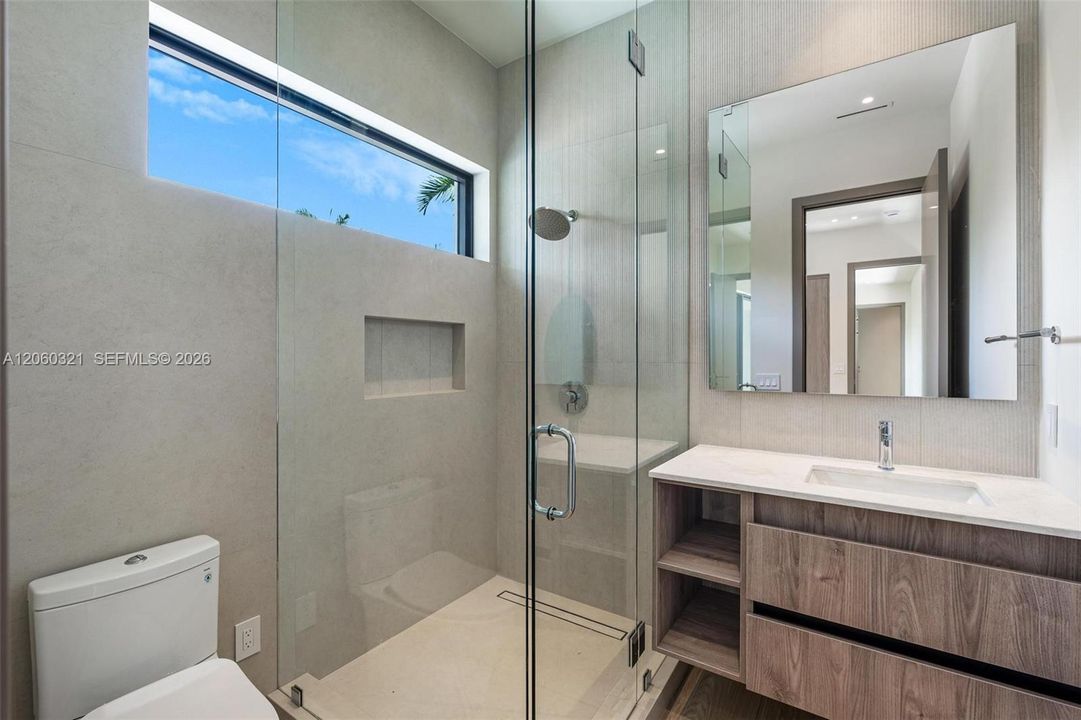 For Sale: $5,600,000 (5 beds, 6 baths, 4699 Square Feet)