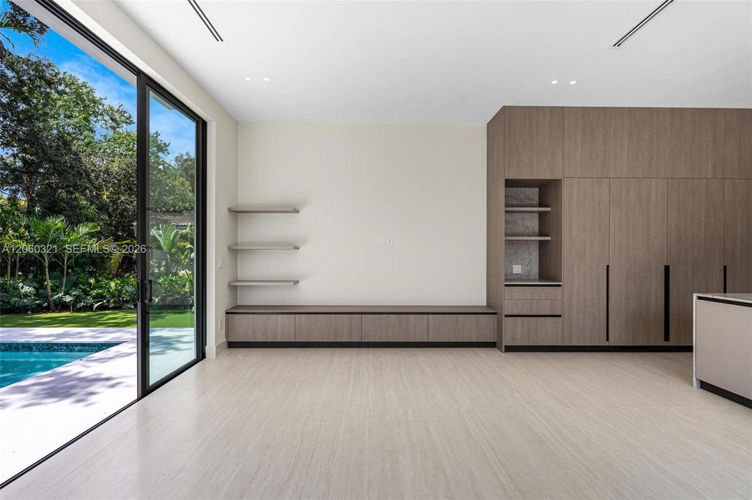 For Sale: $5,600,000 (5 beds, 6 baths, 4699 Square Feet)