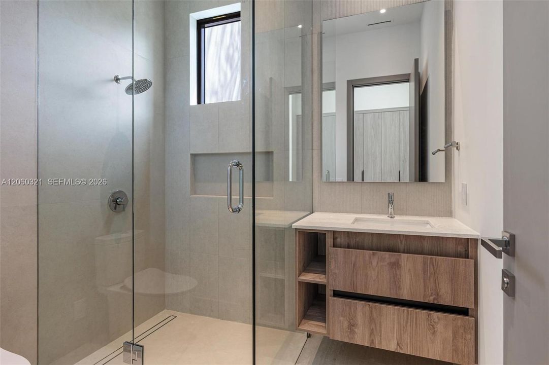 For Sale: $5,600,000 (5 beds, 6 baths, 4699 Square Feet)