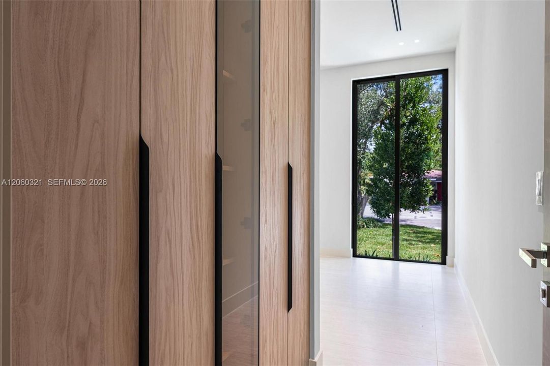For Sale: $5,600,000 (5 beds, 6 baths, 4699 Square Feet)