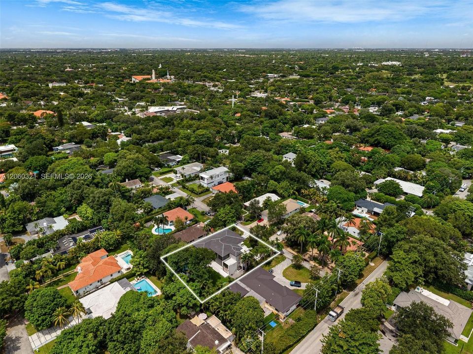 For Sale: $5,600,000 (5 beds, 6 baths, 4699 Square Feet)