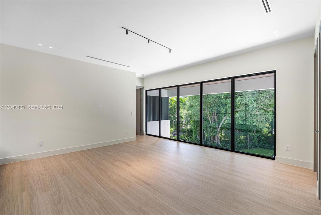 For Sale: $5,600,000 (5 beds, 6 baths, 4699 Square Feet)