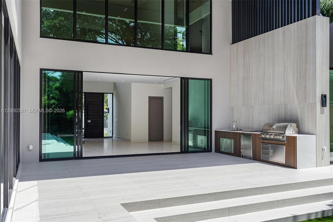 For Sale: $5,600,000 (5 beds, 6 baths, 4699 Square Feet)