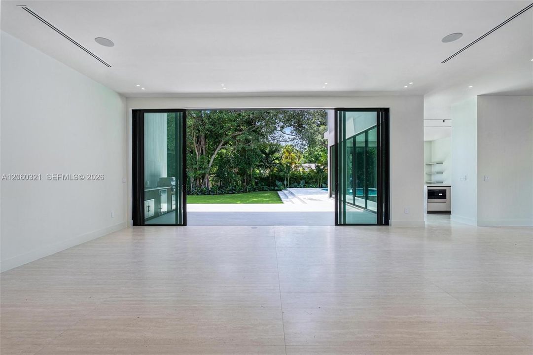 For Sale: $5,600,000 (5 beds, 6 baths, 4699 Square Feet)