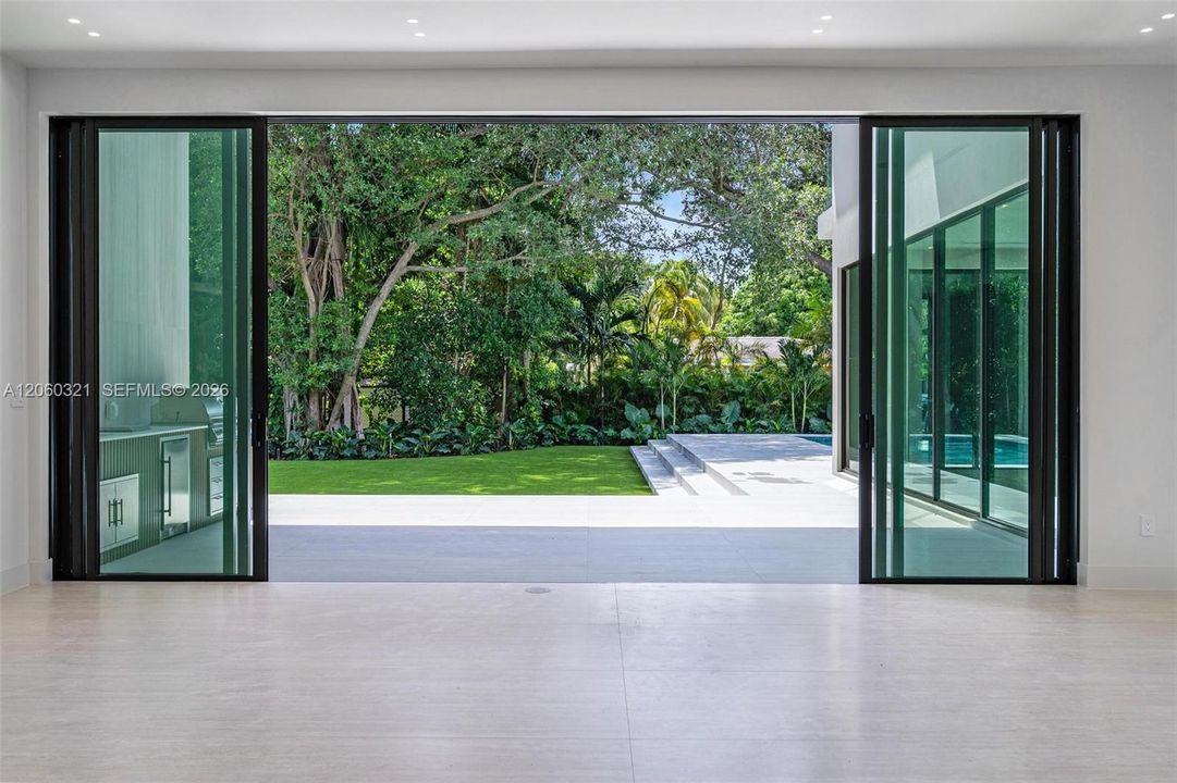 For Sale: $5,600,000 (5 beds, 6 baths, 4699 Square Feet)
