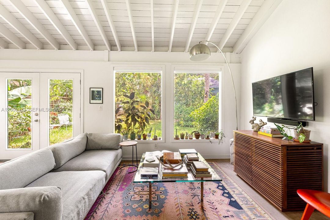 En Venta: $3,300,000 (3 camas, 2 baños, 1711 Pies cuadrados)