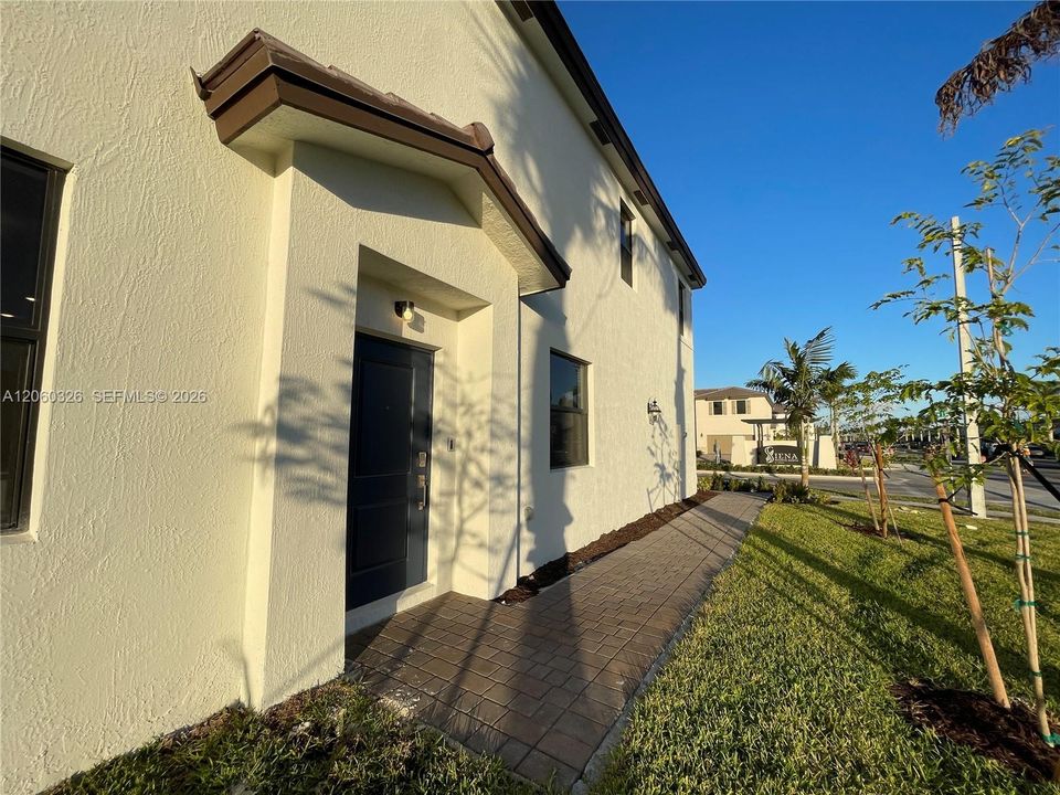 For Rent: $3,000 (3 beds, 2 baths, 1812 Square Feet)