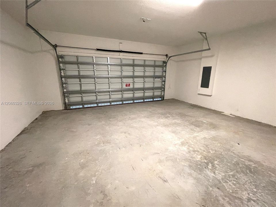 For Rent: $3,000 (3 beds, 2 baths, 1812 Square Feet)