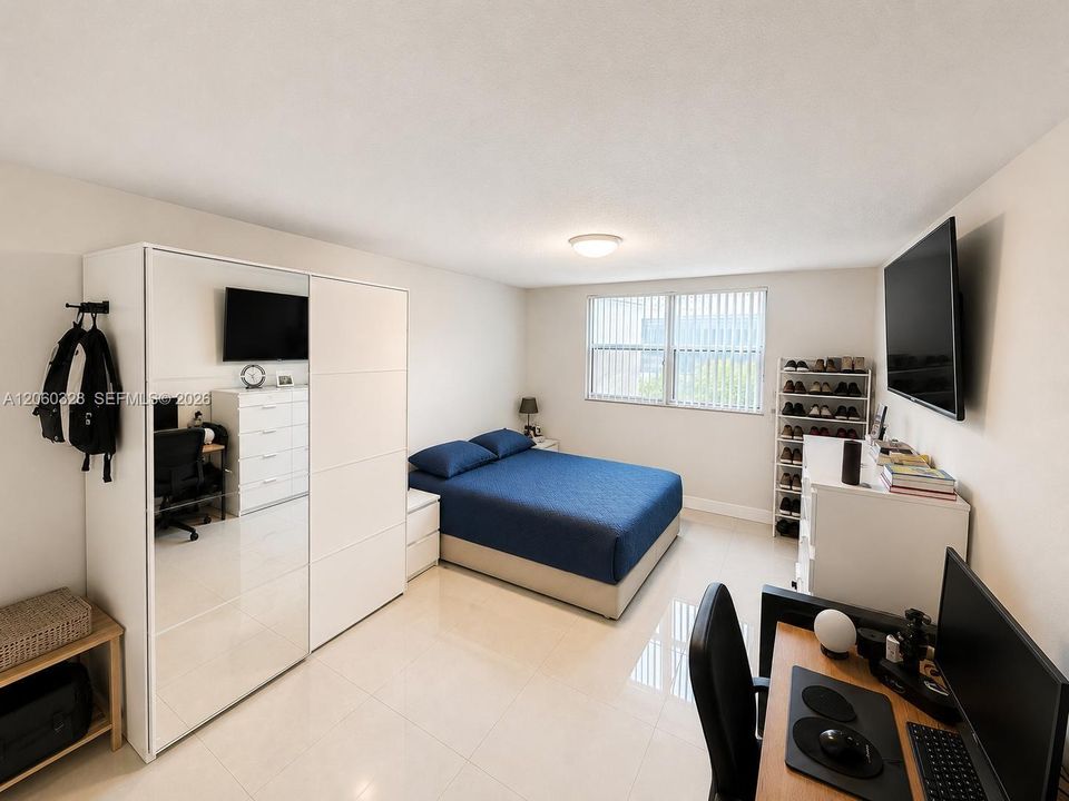 В аренду: $2,000 (1 спален, 1 ванн, 810 Квадратных фут)