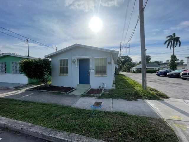 420-douglass-ave-west-palm-beach-fl-prim
