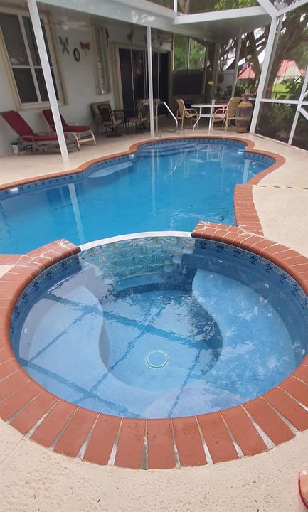 Pool / Jacuzzi