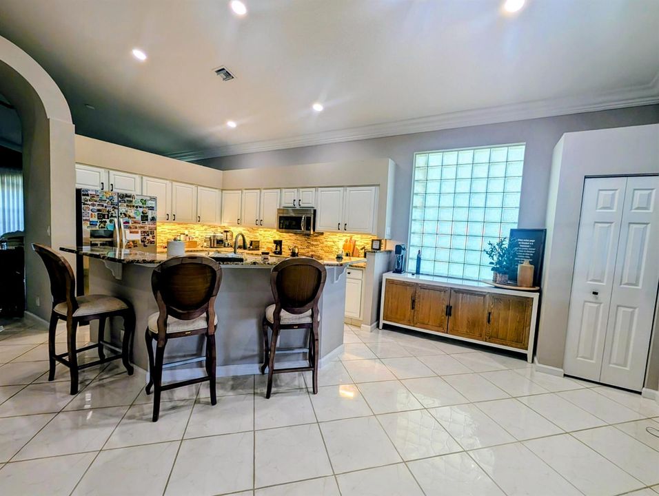 Kitchen isle