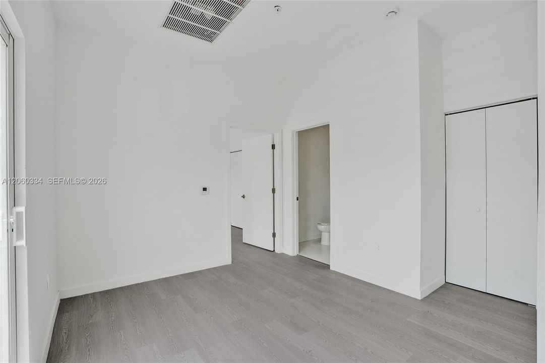 В аренду: $2,295 (1 спален, 1 ванн, 0 Квадратных фут)