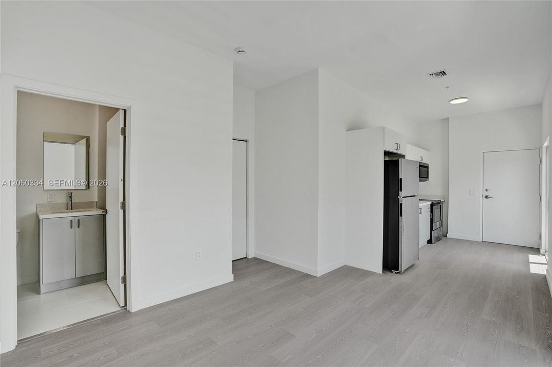 В аренду: $2,295 (1 спален, 1 ванн, 0 Квадратных фут)