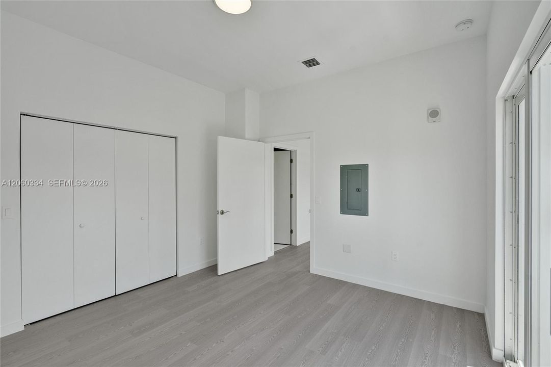 В аренду: $2,295 (1 спален, 1 ванн, 0 Квадратных фут)