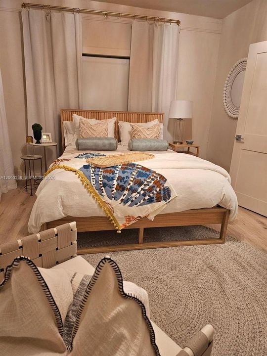 For Rent: $3,400 (2 beds, 1 baths, 960 Square Feet)