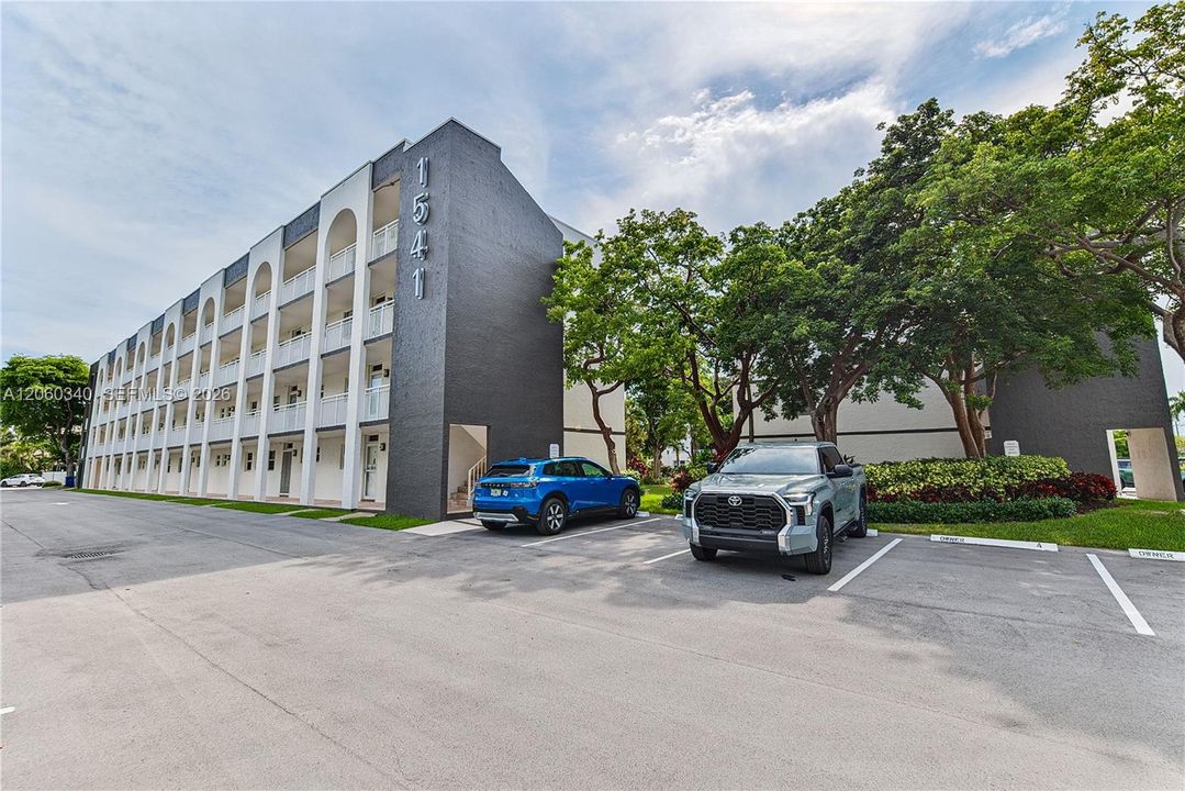 На продажу: $395,000 (2 спален, 2 ванн, 1000 Квадратных фут)