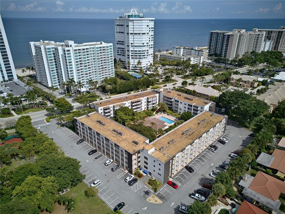 На продажу: $395,000 (2 спален, 2 ванн, 1000 Квадратных фут)