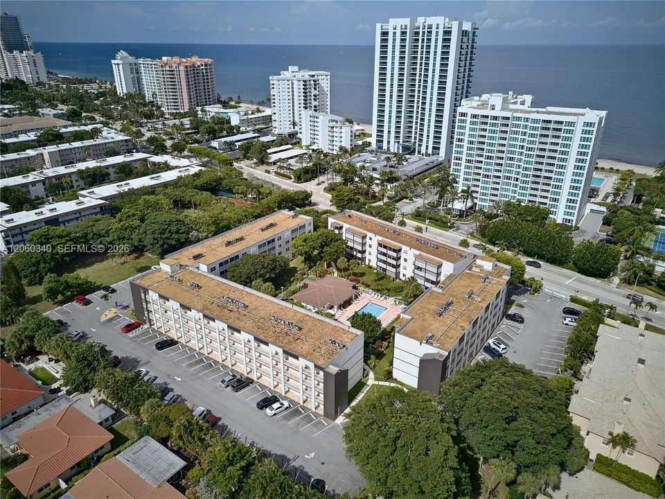 На продажу: $395,000 (2 спален, 2 ванн, 1000 Квадратных фут)