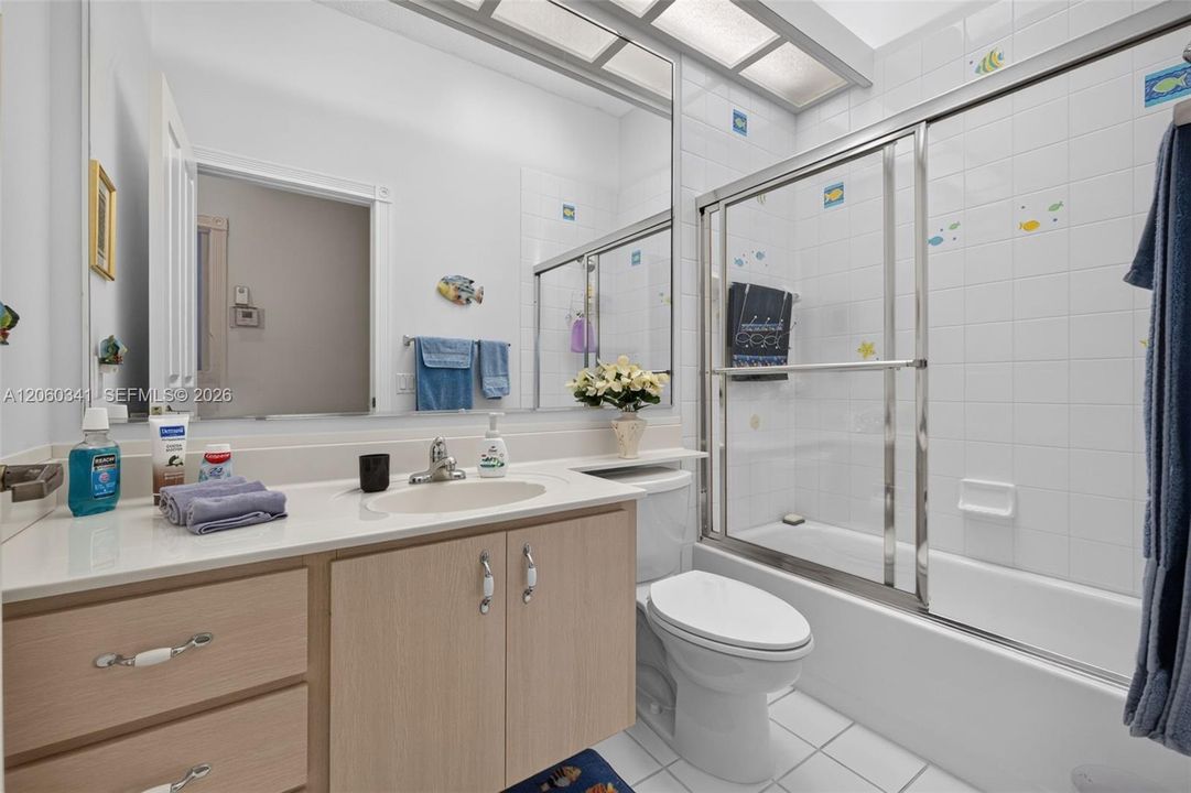 На продажу: $350,000 (3 спален, 2 ванн, 1604 Квадратных фут)