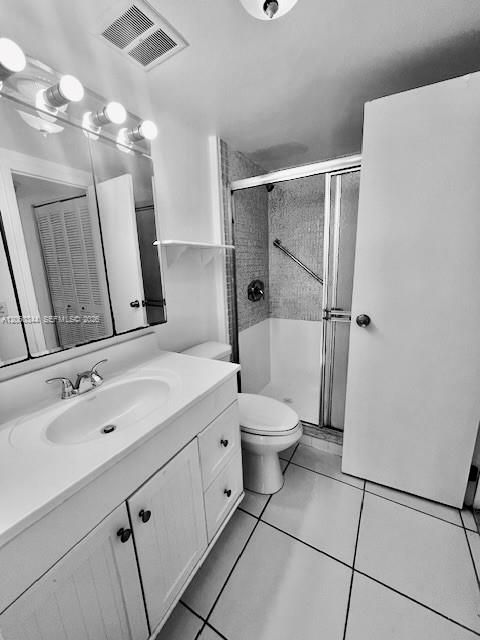 For Sale: $155,000 (1 beds, 1 baths, 658 Square Feet)