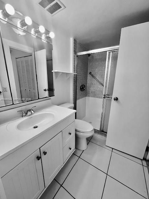 For Sale: $155,000 (1 beds, 1 baths, 658 Square Feet)