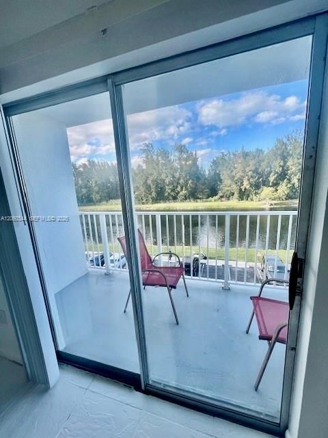 For Sale: $155,000 (1 beds, 1 baths, 658 Square Feet)