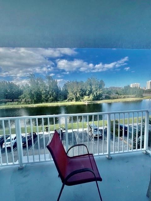 For Sale: $155,000 (1 beds, 1 baths, 658 Square Feet)