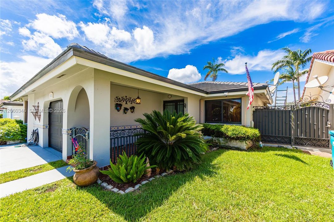 На продажу: $699,950 (4 спален, 2 ванн, 1544 Квадратных фут)