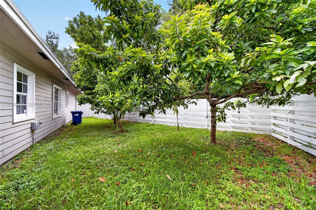 En Venta: $719,000 (4 camas, 3 baños, 2120 Pies cuadrados)