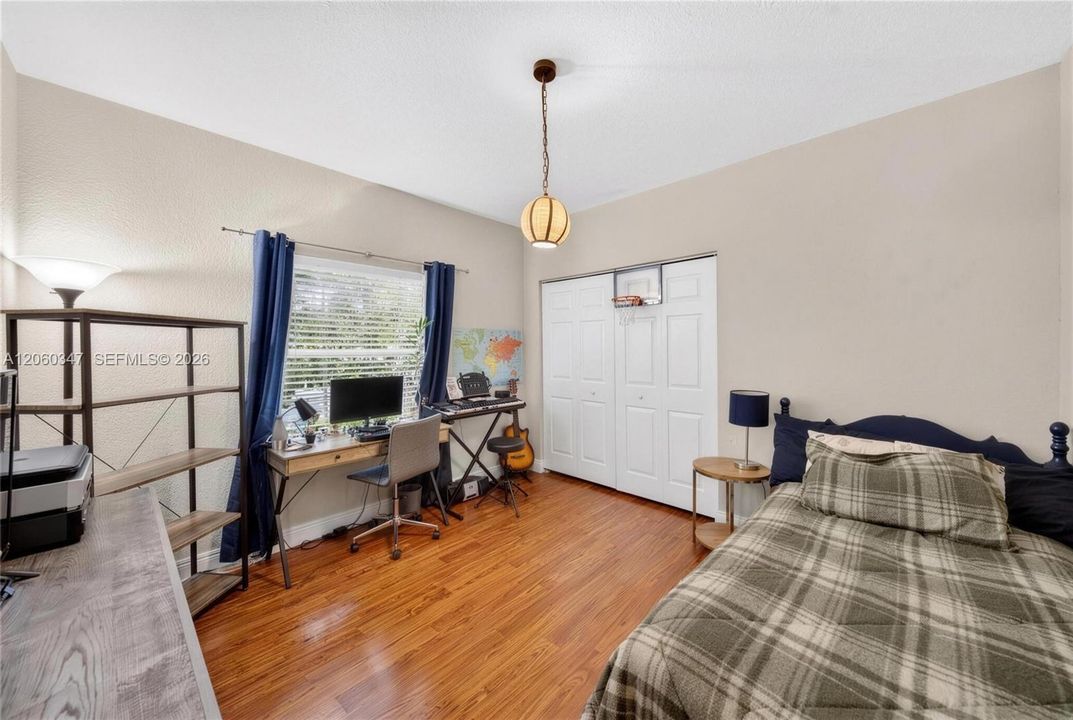 En Venta: $719,000 (4 camas, 3 baños, 2120 Pies cuadrados)