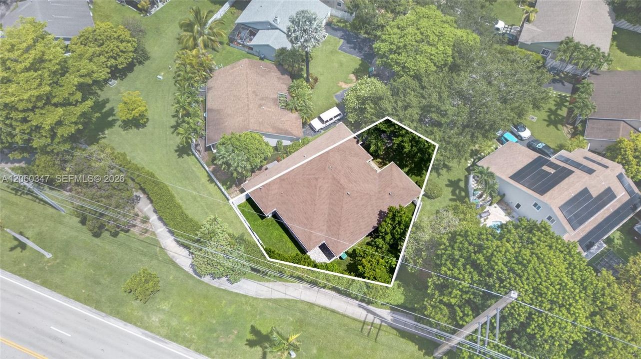 En Venta: $719,000 (4 camas, 3 baños, 2120 Pies cuadrados)