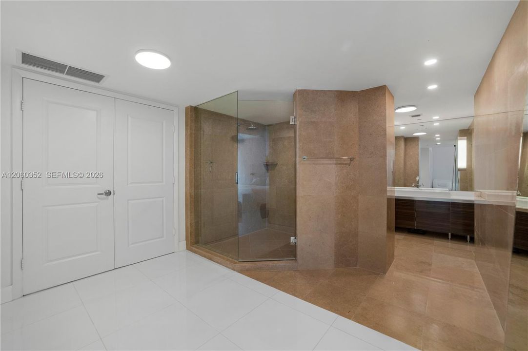 На продажу: $1,595,000 (2 спален, 2 ванн, 1609 Квадратных фут)