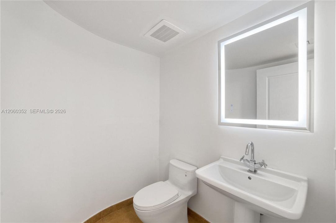 На продажу: $1,595,000 (2 спален, 2 ванн, 1609 Квадратных фут)
