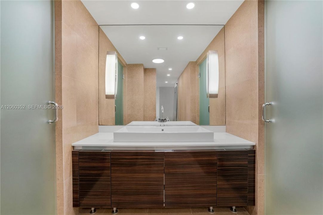 На продажу: $1,595,000 (2 спален, 2 ванн, 1609 Квадратных фут)