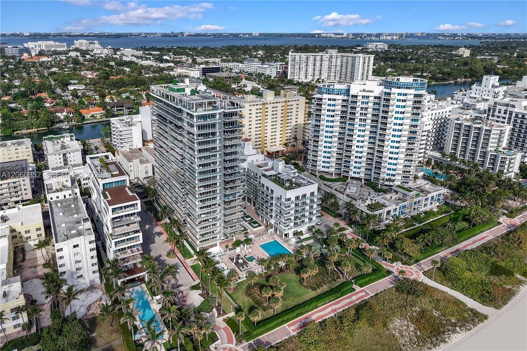 На продажу: $1,595,000 (2 спален, 2 ванн, 1609 Квадратных фут)