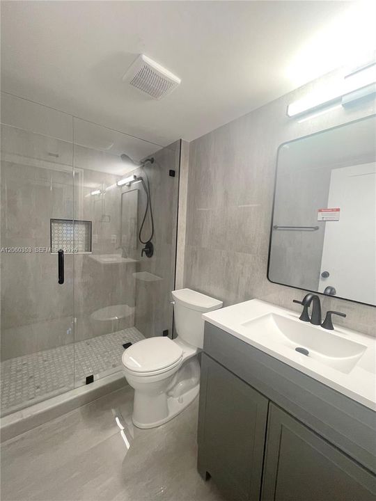 В аренду: $2,600 (2 спален, 2 ванн, 815 Квадратных фут)