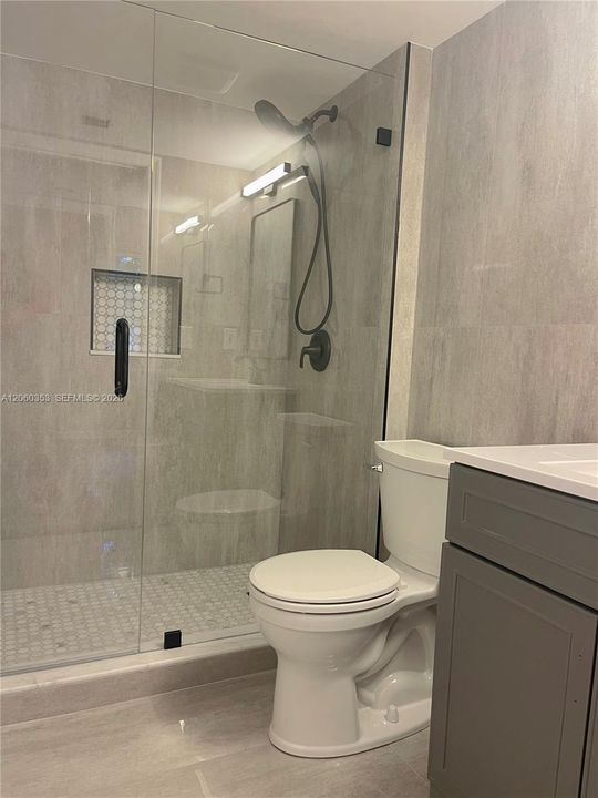 В аренду: $2,600 (2 спален, 2 ванн, 815 Квадратных фут)